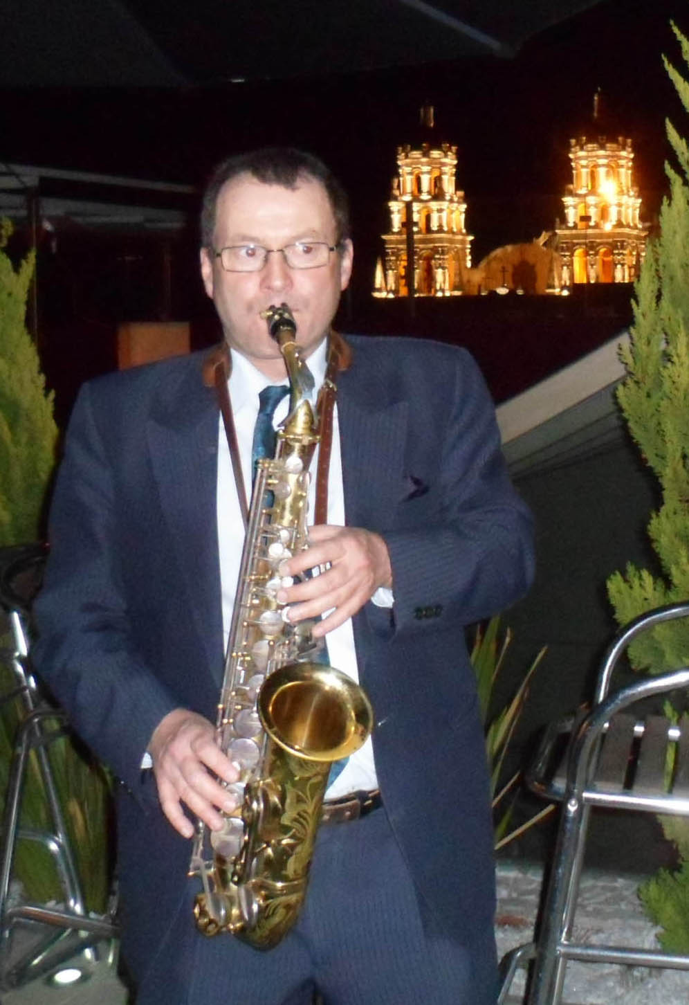 Terraza con Iglesia -- 
www.jazz-digestivo.org